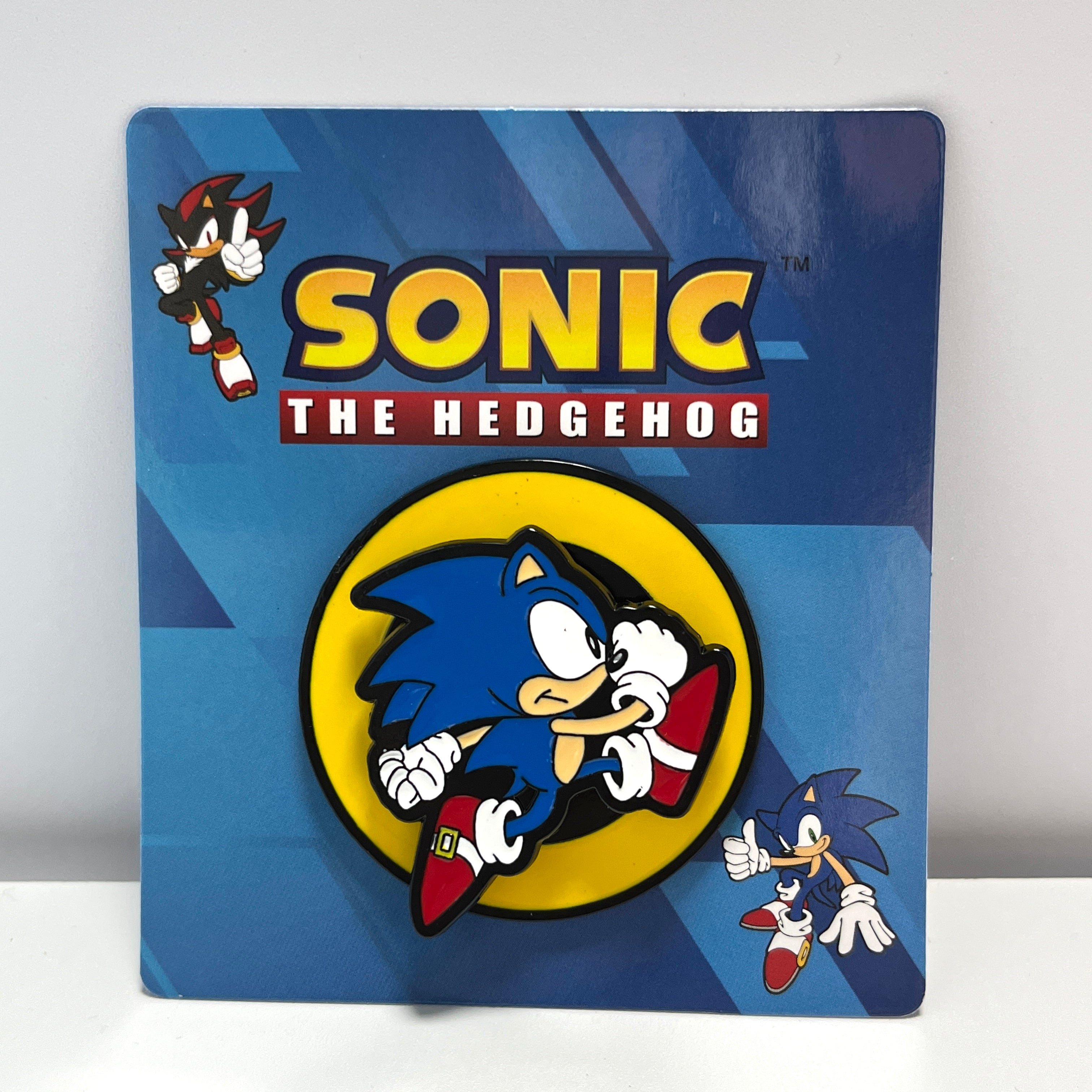 Sonic the Hedgehog Spinning Enamel Pin – 360° Rotatable Running Sonic Collectible Badge