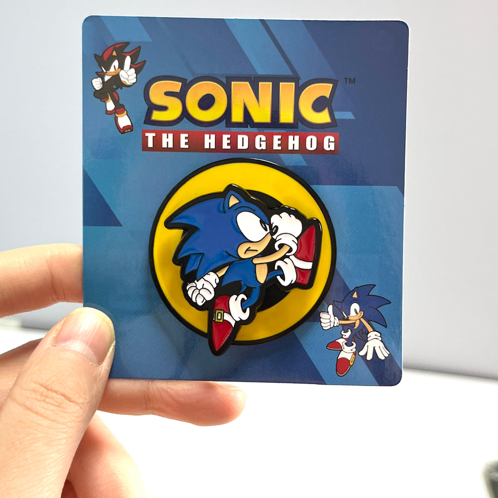 Sonic the Hedgehog Spinning Enamel Pin – 360° Rotatable Running Sonic Collectible Badge
