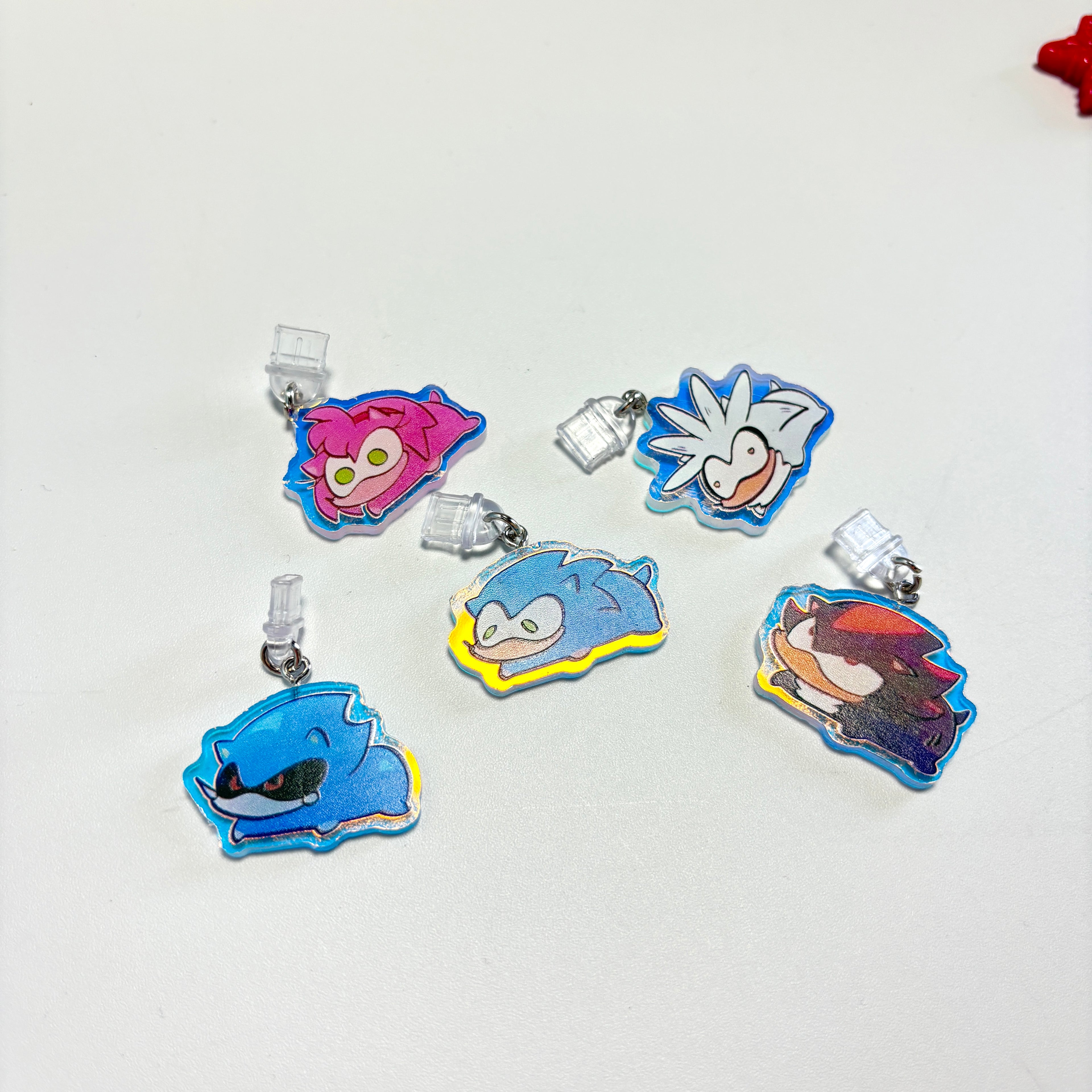Chibi Sonic & Shadow Acrylic Phone Charms – Cute Holographic Hedgehog Dust Plug Charms