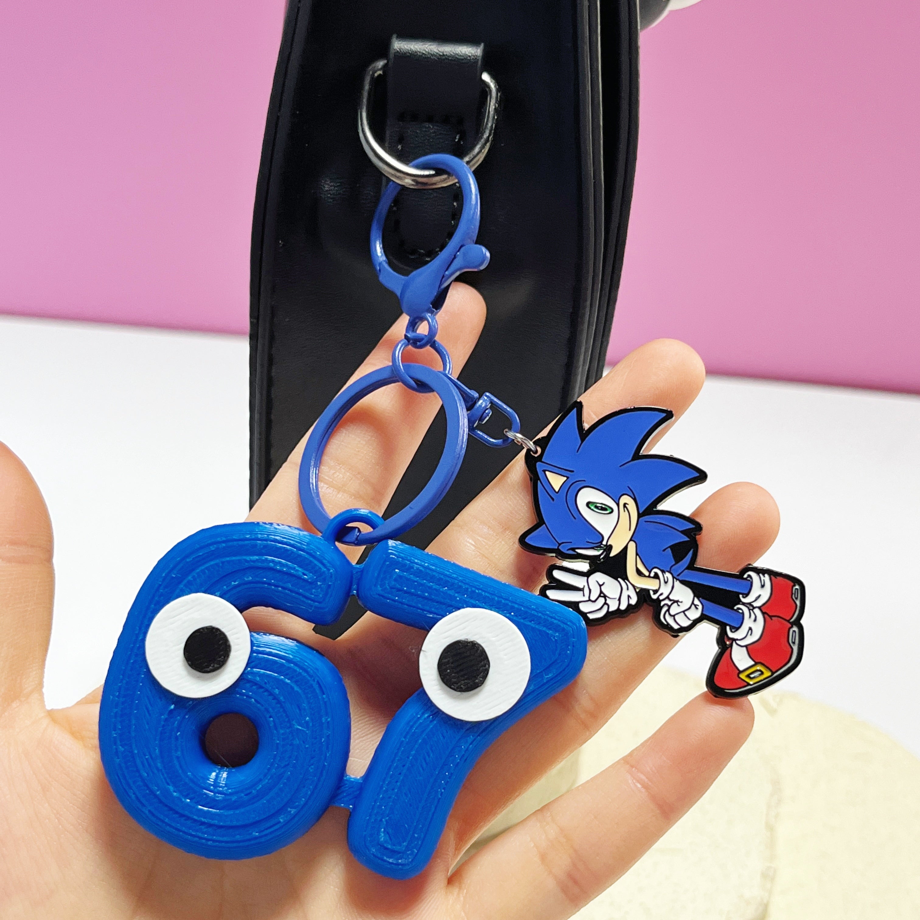Sonic the Hedgehog "67" Eyes Keychain – 3D Printed Character Keyring