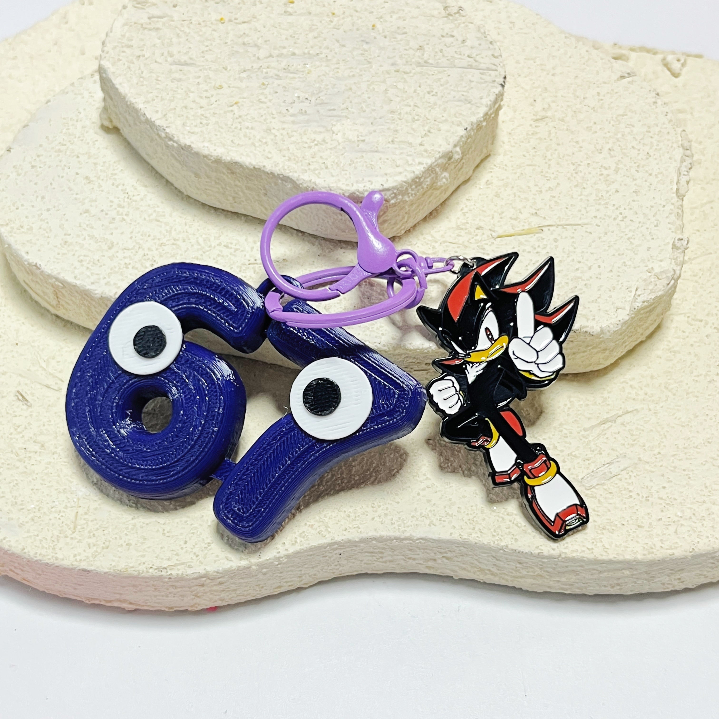 Sonic the Hedgehog "67" Eyes Keychain – 3D Printed Character Keyring
