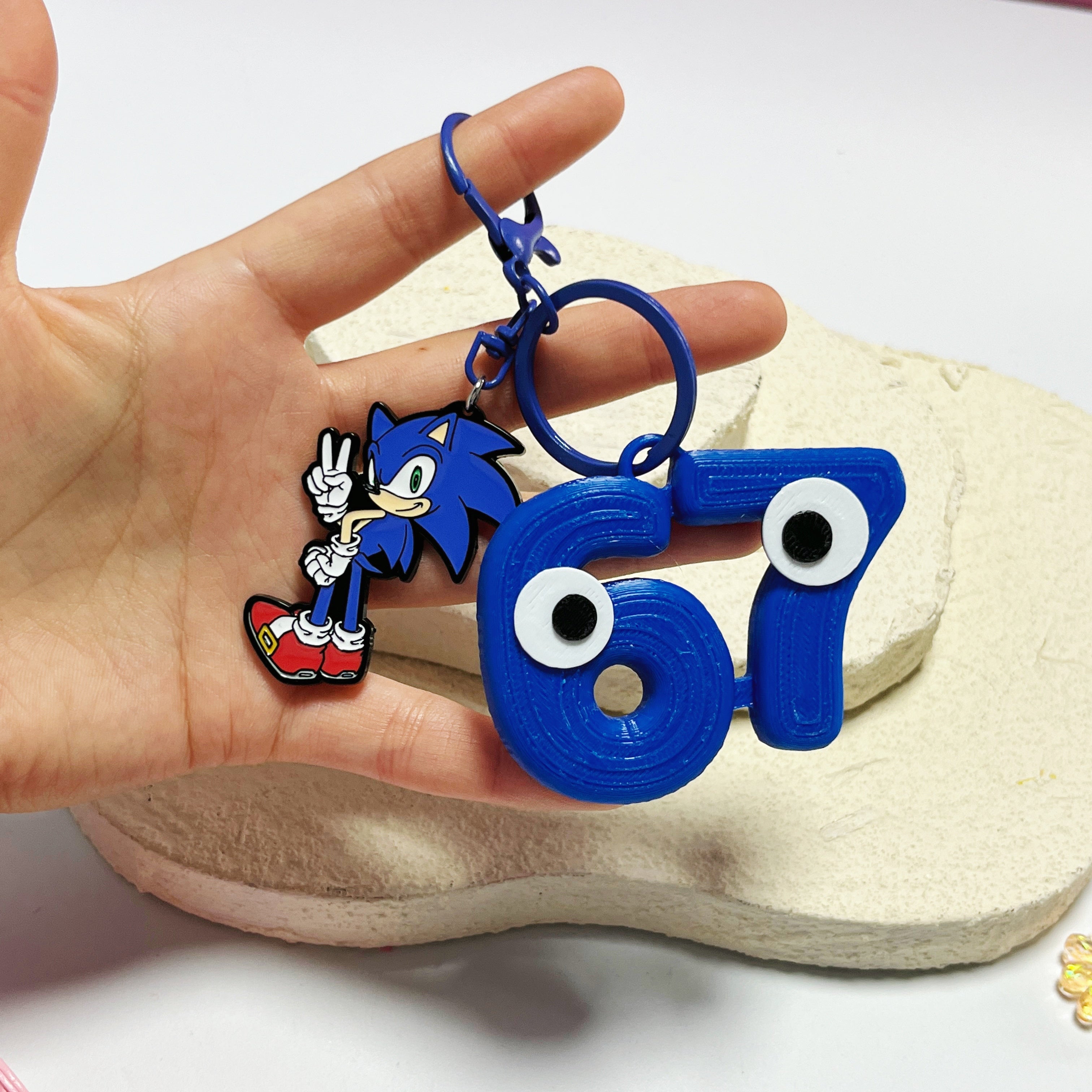Sonic the Hedgehog "67" Eyes Keychain – 3D Printed Character Keyring